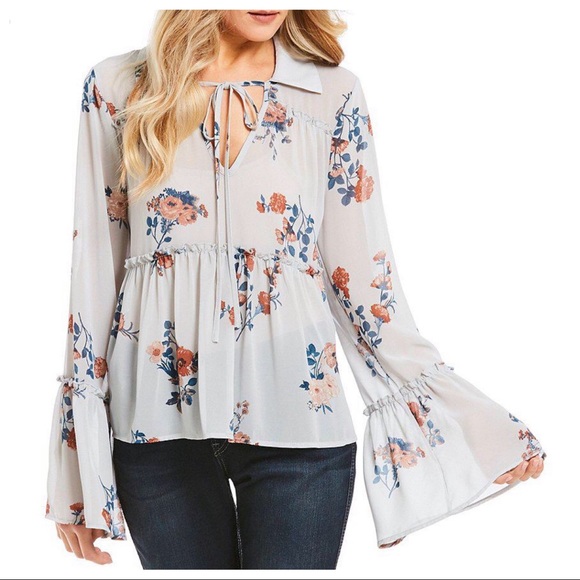 June & Hudson Tops - Floral Printed Bell Sleeve Top